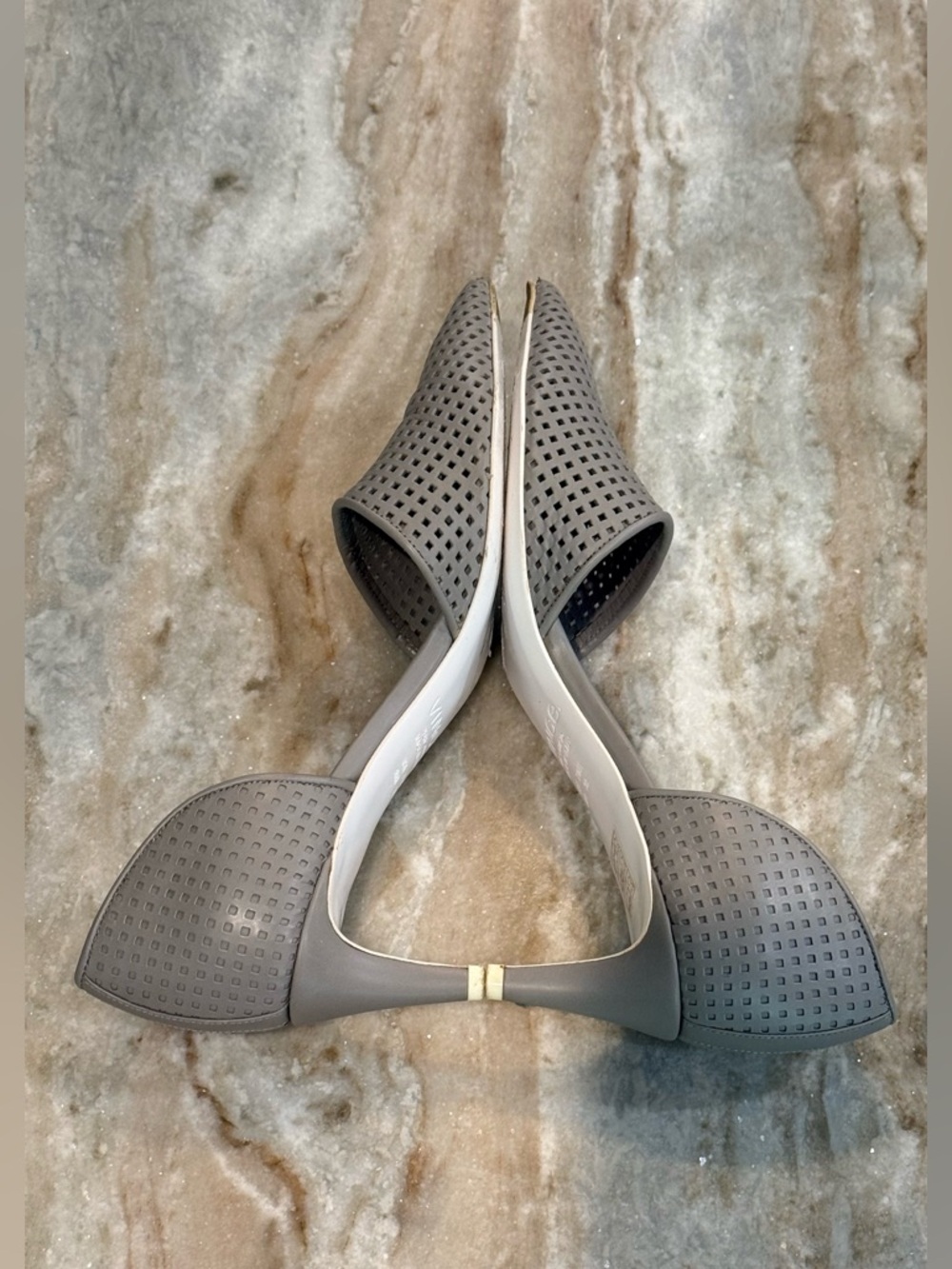 Women’s VINCE Aurelian perforated grey leather kitten heels- Size 7.5 - Picture 6 of 10